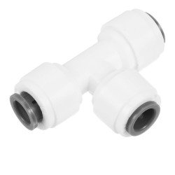 Té Égal pour connexion de tuyaux dans les systèmes de filtration d'eau.
