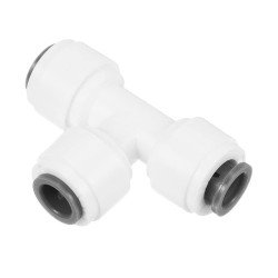 Té Égal pour connexion de tuyaux dans les systèmes de filtration d'eau.