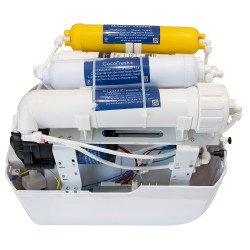 Osmoseur compact - Purificateur d'eau moderne avec écran touches tactiles et réservoir intégré pour cuisine au Maroc.